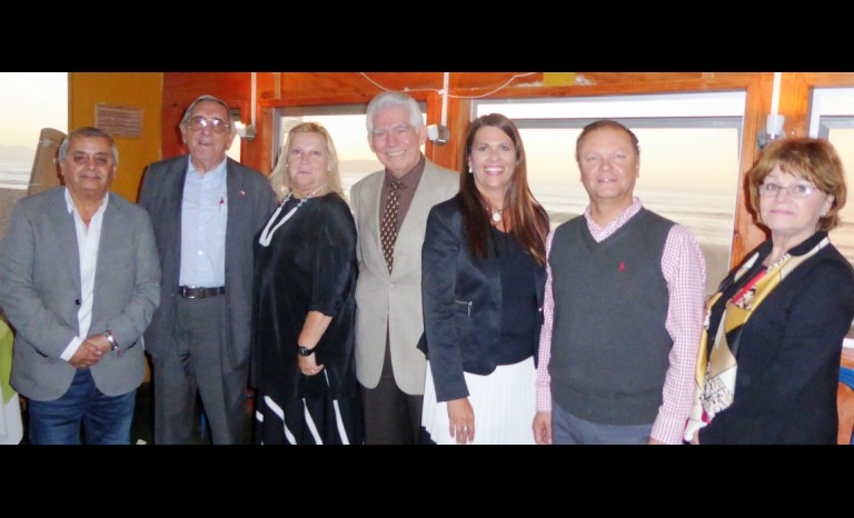 Claudio Godoy, Alejandro Pino, Marcela Damke, Jaime Pozo, Paulina Zepeda, Marcelo Amaral y Mónica Escandón.