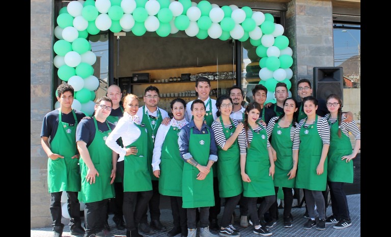 Equipo Starbucks Paseo Balmaceda.