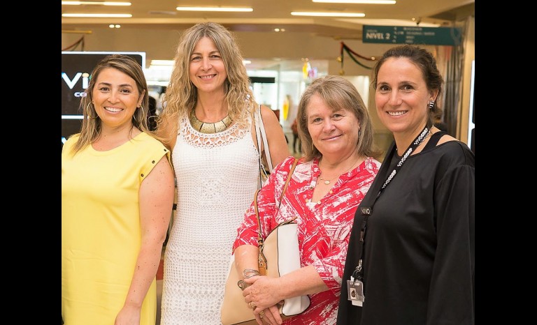 Paula Estrada, Bruna Rizzoli, Carmen Bertolla y Magdalena Contardo.