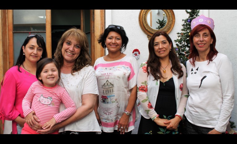 Ximena Riquelme, Emilia Paz Araya, Rosita Díaz, Priscilla Velásquez, Teresa Guerrero y Eugenia Suban.