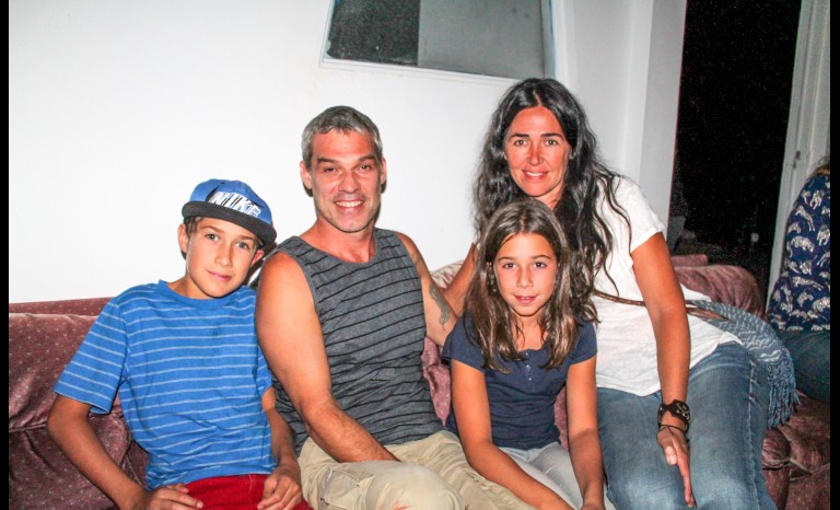 Tristán Blau, Justin Blau, Maya Blau y Carolina Medina.
