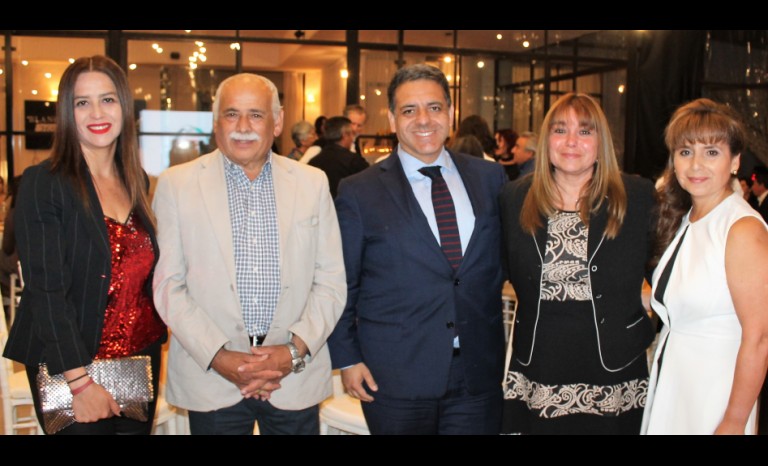 Antonieta Neira, Roberto Jacob, alcalde de La Serena; y Patricio Reyes, junto a Marcia Rojas y Rosa María Cuevas, de la Corporación Unidos contra el Cáncer.