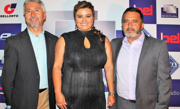 Patricio Fernández, Yanina Espinoza y Carlos Contreras.