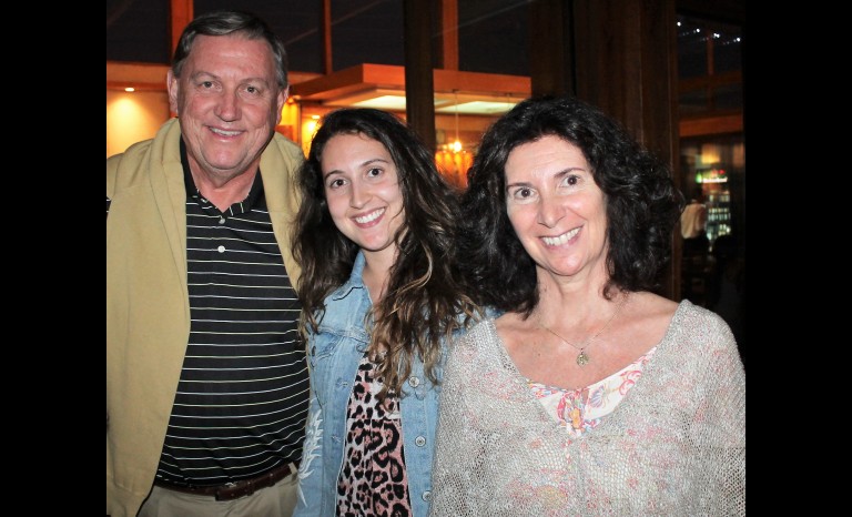 Roberto Jünemann, Camila Jünemann y Marilú Ramírez.