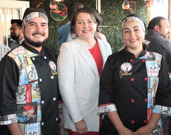 Juan Manuel Jiménez, socio Placer Gourmet; Carolina Riquelme, directora Centro de Negocios Sercotec La Serena, y Carolina Jiménez.