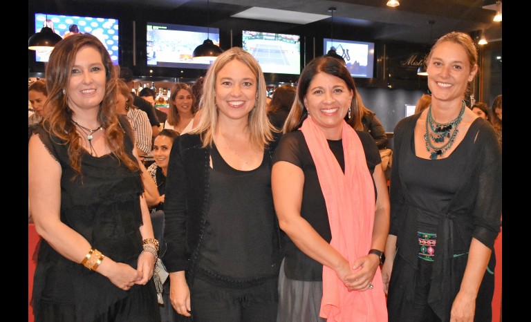  Fran Villalón, Carla Albertini, Paty Soto y Giovanna Albertini.