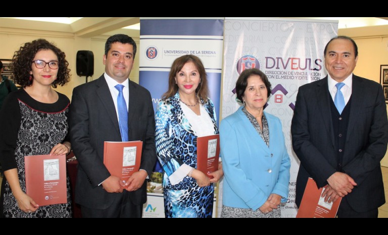 Carolina Rodríguez, secretaria académica Facse ULS; Ignacio Pinto, seremi de Gobierno; Luperfina Rojas, decana Facse ULS; Marcela Poblete, académica ULS; y Nibaldo Avilés, rector ULS.