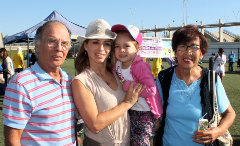 Fernando Zuluaga, Marcela Zuluaga, Josefa Oyarce y Ana Núñez.