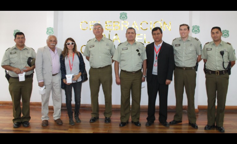 Suboficial Jorge Saldivia, Roberto Jacob, alcalde de La Serena; Joanne Camacho, suboficial mayor Germán Solís, suboficial mayor Sergio Quintileo, Pablo Tabilo, administrador Centro Comunitario Cuatro Esquinas; capitán Héctor Cornejo, y carabinero Daniel Quinteros.