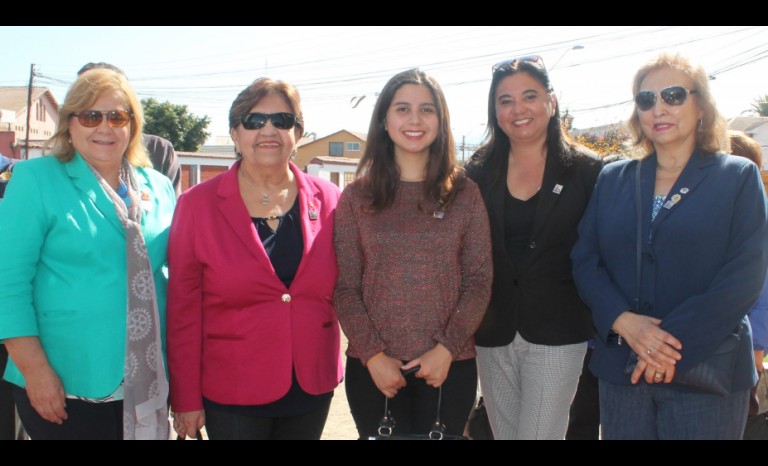 Rossana Roco, María Cristina Carrillo, Katherine Rojas, Jacqueline Opazo y María Martínez, presidenta del Comité de Damas de Rotary Club La Serena Oriente.