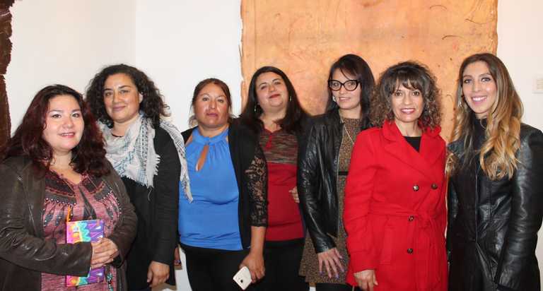 Carmen Rivera, Claudia Durand, Roxana Meneses, Elsa Largo, Angie Mora, Yasna Álvarez y Camila Valenzuela.