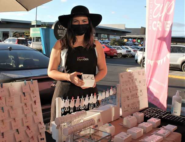 Kelly Alcarraz R., @joyaslatrach