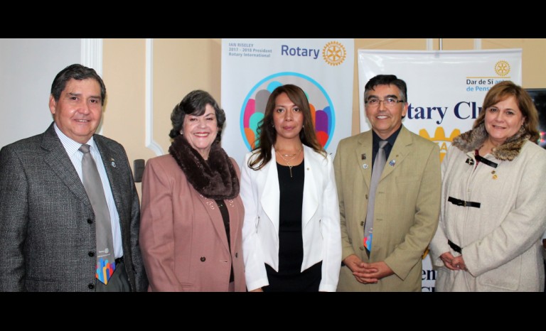 Carlos Tapia, Graciela Vidal, Marcela Aguilera, Francisco Meza y Rossana Roco.