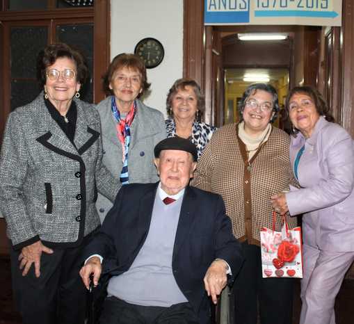  Juanita Poblete, Mónica Thenoux, Orieta Vivar, Flor María Matamala, Lucy Carvajal y Héctor Matamala.