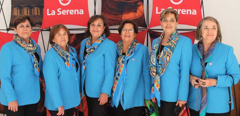 Julia Rojas, María Hernández, Elizabeth Zamorano, Blanca Herrera, Patricia Muñiz y María Cristina Perines. 