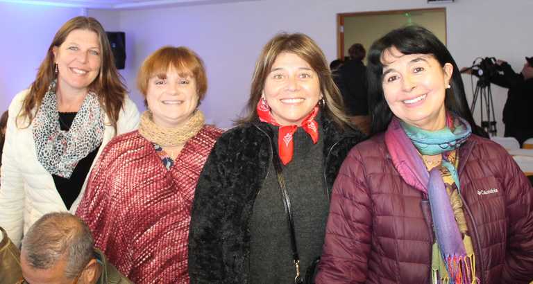 Lizanne Schneider, Carol Davies, Loreto Carvajal y Ana María Cabezas.
