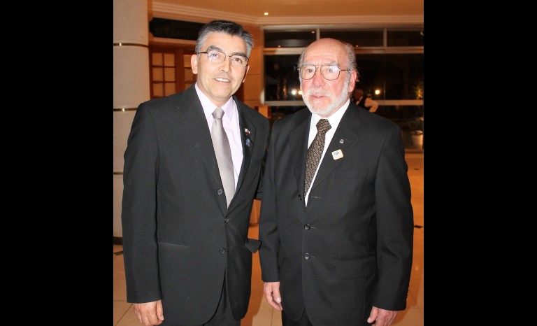 Francisco Meza y Rubén Urrutia, presidente y past presidente de Rotary Club La Serena Oriente.