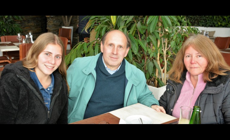 Javiera Bruce Araya, José Miguel Bruce y Pamela Araya.