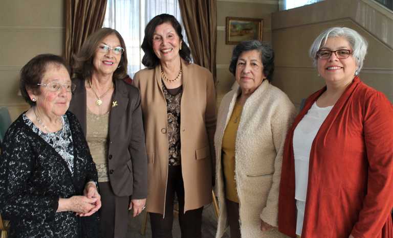 Iluska Pinto, Carmen Parra, Antonieta Parra, Gladys de Rojas y María Eugenia Ibacache.