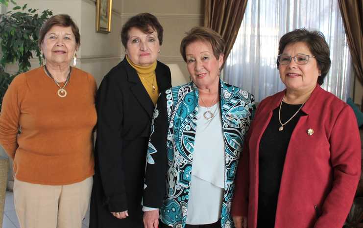 Perla Jeldres, Nancy Muñoz, María Eugenia Pérez y Carmen García.