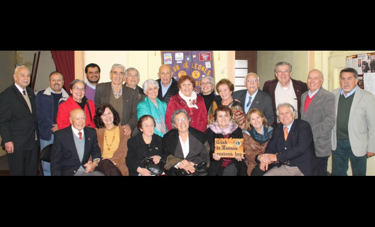 Socios y damas leonas.