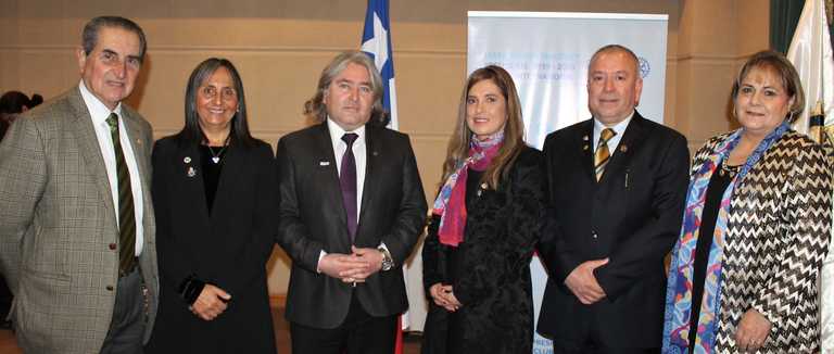 Ángel Bravo, tesorero; Marisol Ortega, secretaria; Daniel Pozo, past presidente; Liliana Rojo, presidente electa;  Mario Jofré, asistente gobernador Distrito 4320, y Rossana Roco, presidente Comité de la Mención de Rotary del Distrito 4320.
