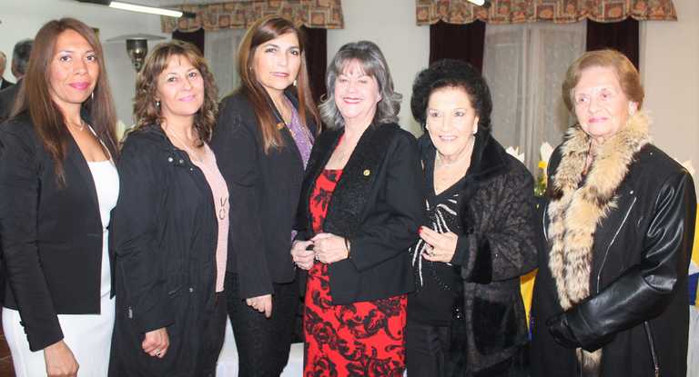Marcela Aguilera, Alejandra Candia, Carmen Pérez, Graciela Vidal, Ester de Dueñas y Sonia González de Sepúlveda.