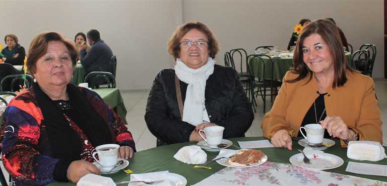 Rosa Venegas, Alicia Varas y María Silvia Barrientos.