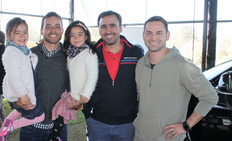 Pablo Argandoña con sus hijas María Gracia y María Ignacia, junto a Dennis Riquelme y Alejandro Rivero.