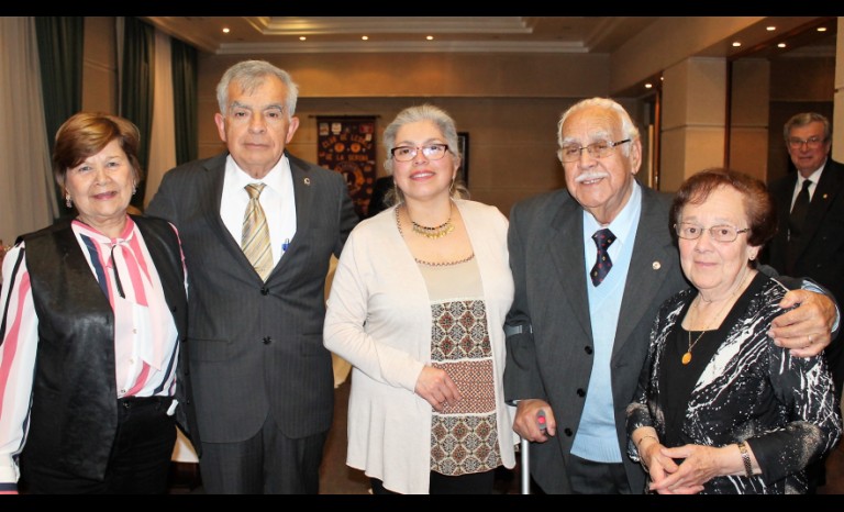 Perla Jeldres, Carlos Sierra, María Eugenia Ibacache, Mario González e Iluska Pinto.