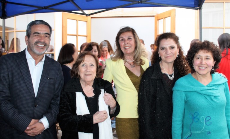 Robinson Hernández, concejal de La Serena; Ruth Larrea, María Teresa Tomicic, Paola Berríos y Verónica Zúñiga.
