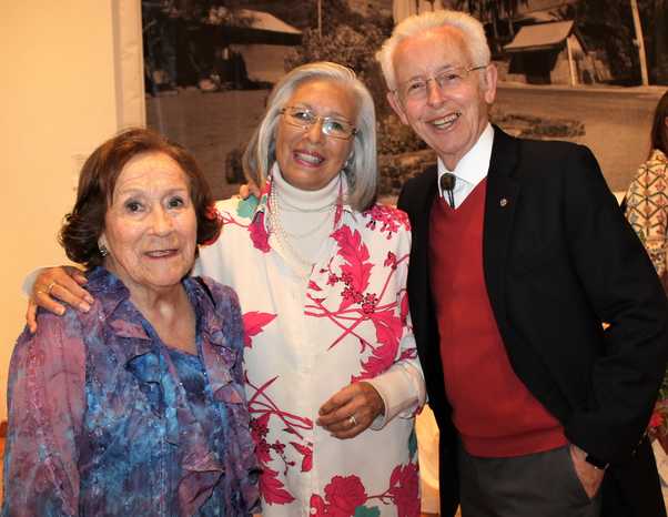 Ruth Larrea, Anamaría Maraboli-Smith y Malcolm Smith.