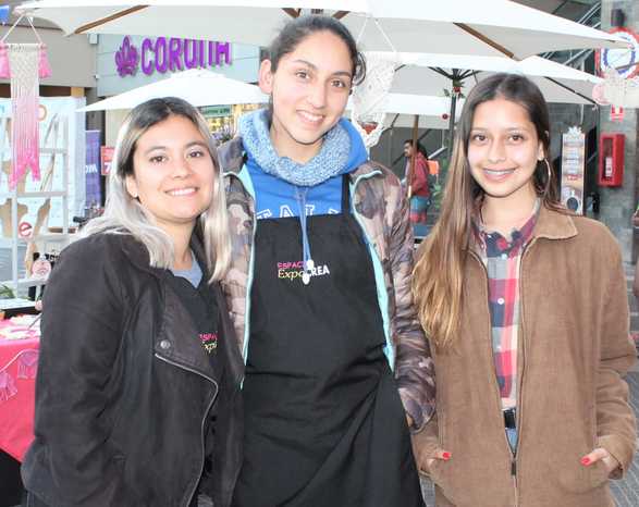 Sara García, Hebras Hermanas; Carla Fuenzalida, Emporio Monterra, y Javiera Rojas, Vegannette.