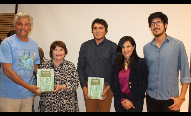 Marcelo Olivares, coordinador del Día Mundial de las Aves Migratorias 2018; Adriana Peñafiel, presidenta Consejo Regional de Coquimbo; Fernando Medrano, Ximena Sobarzo, directora Biblioteca Regional Gabriela Mistral; y Cristian Carriel, consejero regional por Choapa.