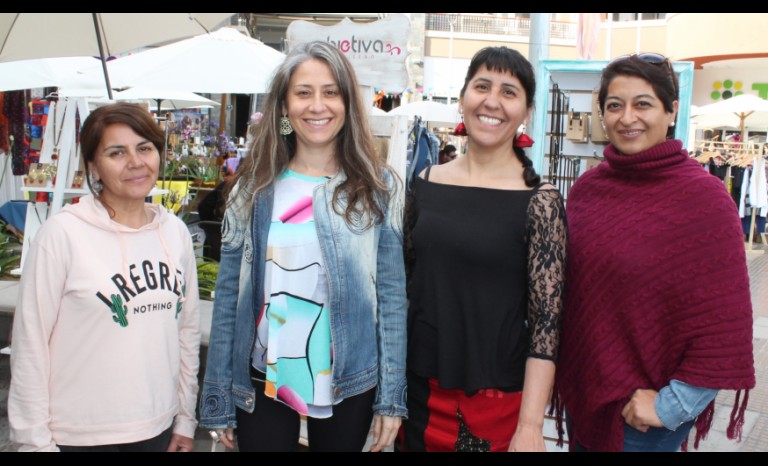 Marta Morales, de Obsequios Originales; Paola Maulén y Fabiola Apablaza, de Subjetiva; y Jesenia Ruiz, de Espacio Vivo.