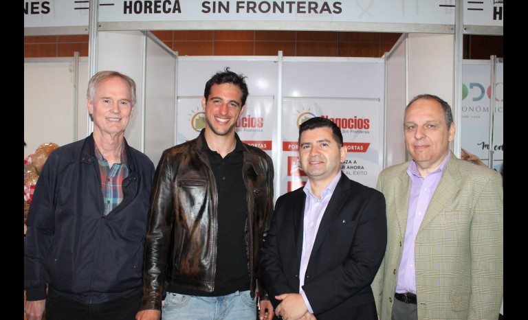 Michael Brady y Maurizio Zadra, junto a Luis Pino y Hugo Tramujo, de Negocios sin Fronteras.