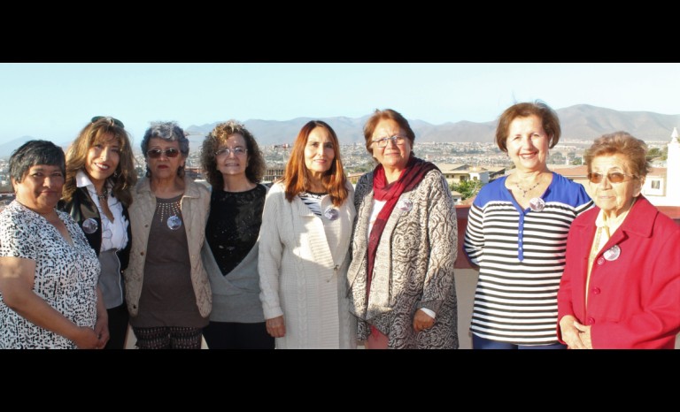 Mónica Salinas, Romina Garrote, Lidia Lara, Cristina Recabarren, Sara Nahmías, Verónica González, María Angélica Díaz y Berta Collado.