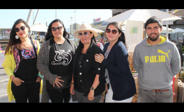Waleska Espinoza, de Visan Accesorios; Daniela Marticorena, de Be Ganesh Aromaterapia de la India; Pamela Barrera, de Parema; Catherine Abarzúa, de Slime Flows; y Carlos Matoso, de Dervo.