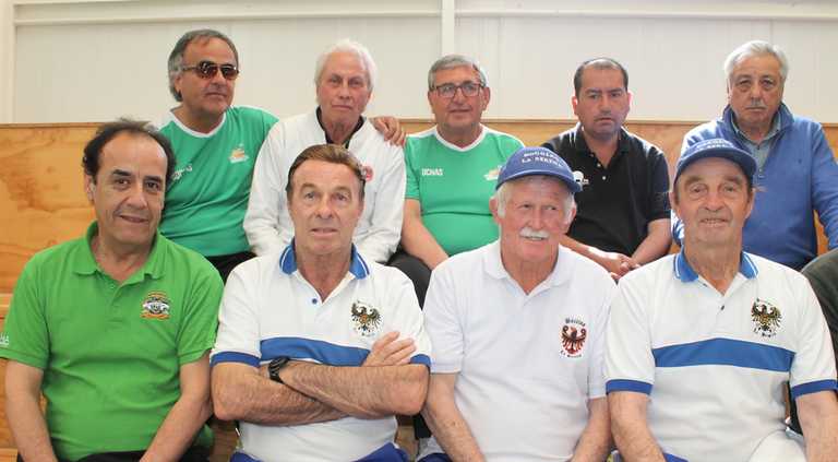 Manuel Ibáñez, Rino Rossi, Lino Erler y Franco Rossi. Atrás: Gonzalo Verdugo, Carlos Fouillioux, Carlos Morales, Juan Zamora y Luis Muñoz.