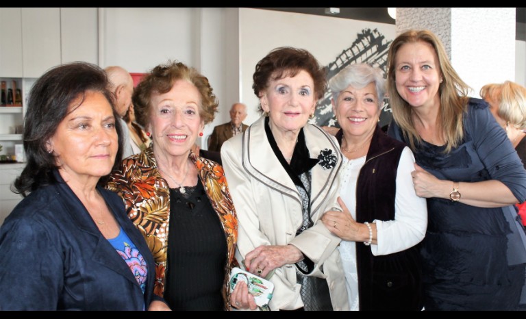 Angélica Álvarez, Norma Cuello, Odette Monnard, Ángela Domas y Rosemarie Sbraga Gottreux.