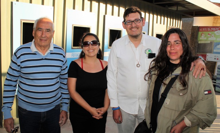 Ricardo Aguilera, presidente Junta de Vecinos N°15; María de los Ángeles Gallardo, coordinadora; Pedro Alvarado, Siram; y Mónica Vásquez, organizadora de la feria, en el Punto Limpio Crea La Herradura Verde.