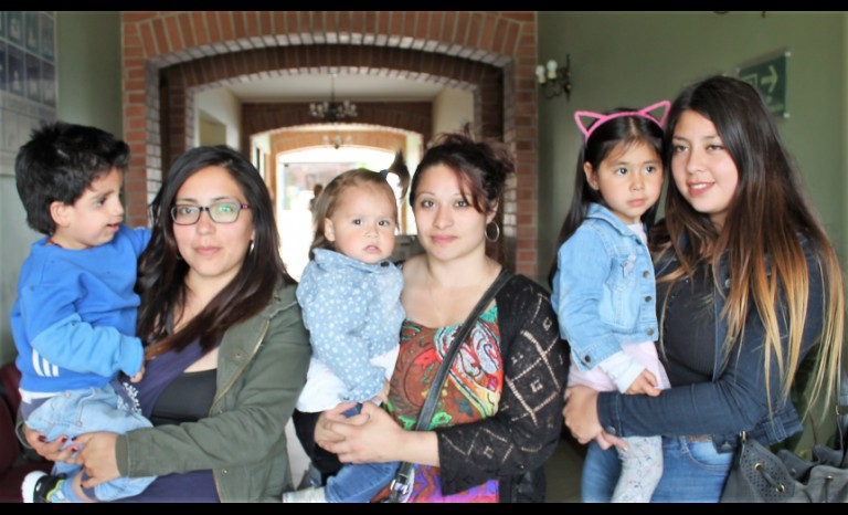 Vicente Torrejón, Melisa González, Isabella Rivera, Katherina Gálvez, Maite Latorre y Francisca Alcayaga.