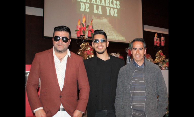 Robert Andreti y José Aliaga, dúo Imparables de la Voz, junto al animador del encuentro Luis Gálvez.