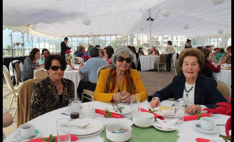 Begoña Ortiz de Iduya, Ada Massaccesi y Yasna Yurisic de Juan-Oliver.