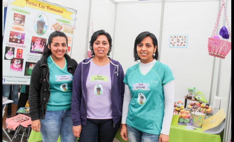 Carioll Zambra, María Díaz y Criss Zambra, de Tortas Los Torreones.