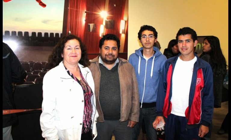Carmen, Mario, Rodrigo y Marcelo Rojas.