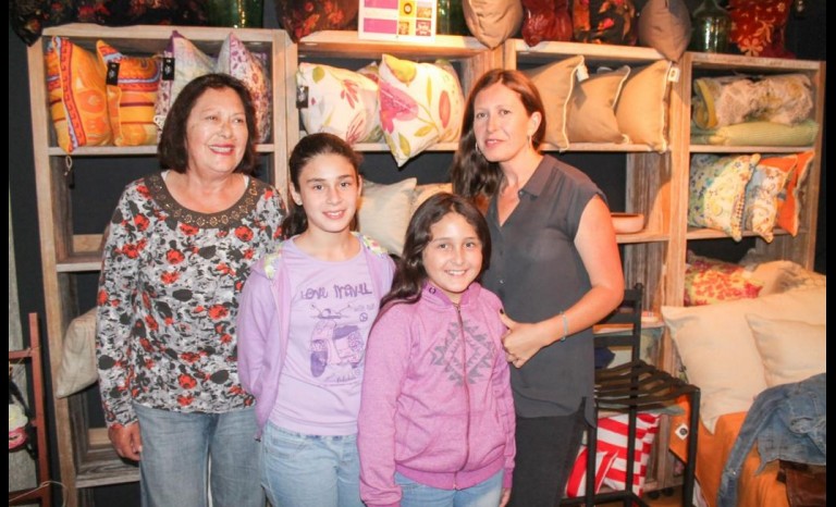 Elma Reinoso, Josefa Marín, Carolina Marín y Carolina Troncoso.