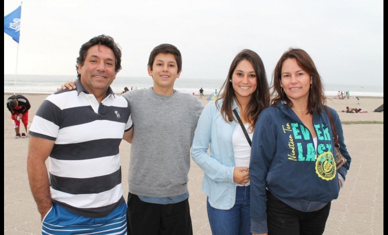 Fuad Majluf, Khaled Majluf, Naife Majluf y Jacqueline Chivano.