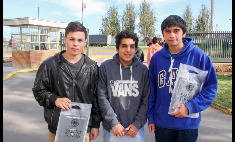 Jean Parada, Colegio Americano; Byron Contreras y Eduardo Salfate, Liceo Gregorio Cordovez.  