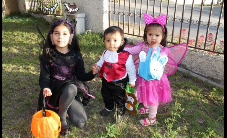 María Belén Lobos, Arturo Robledo y Javiera Robledo.